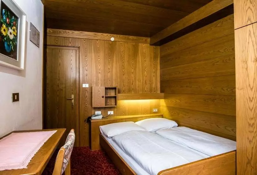 Отель Des Alpes