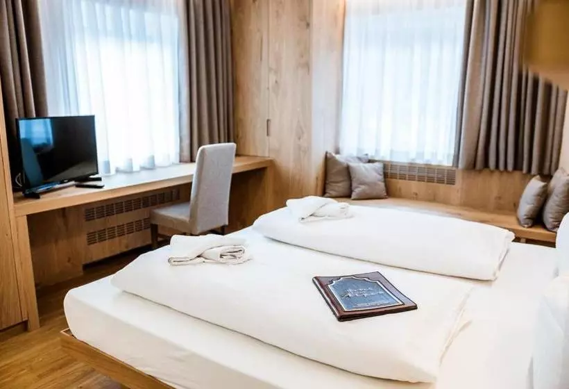 Отель Des Alpes