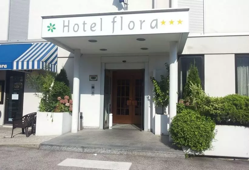 ホテル Flora