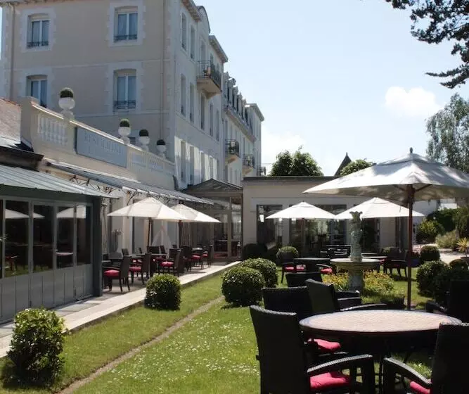 ホテル Grand Hôtel De Courtoisville