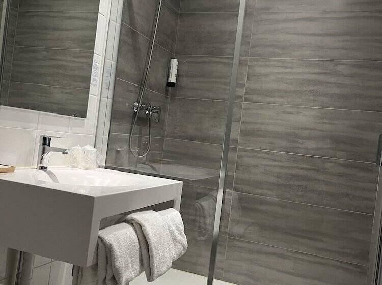 فندق Hôtel De Troyes