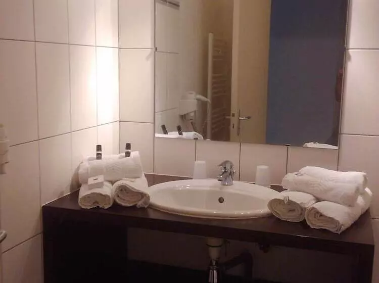 Hotel L Oree Des Chateaux