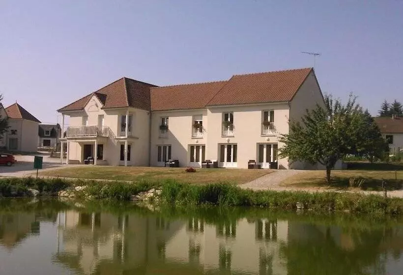 Hotel L Oree Des Chateaux