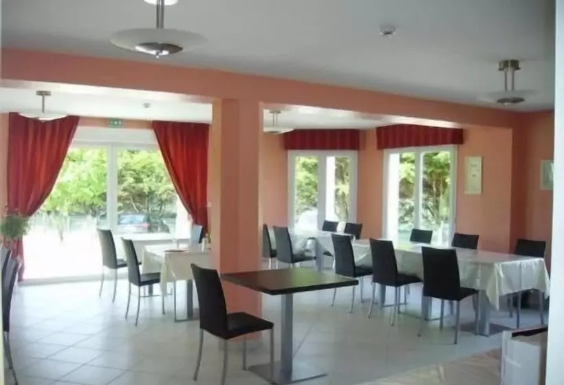 Hotel L Oree Des Chateaux