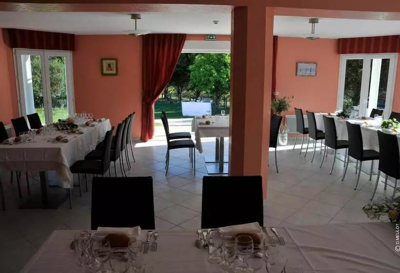 Hotel L Oree Des Chateaux