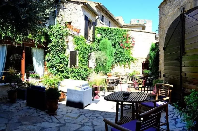 ホテル Le Saint Laurent