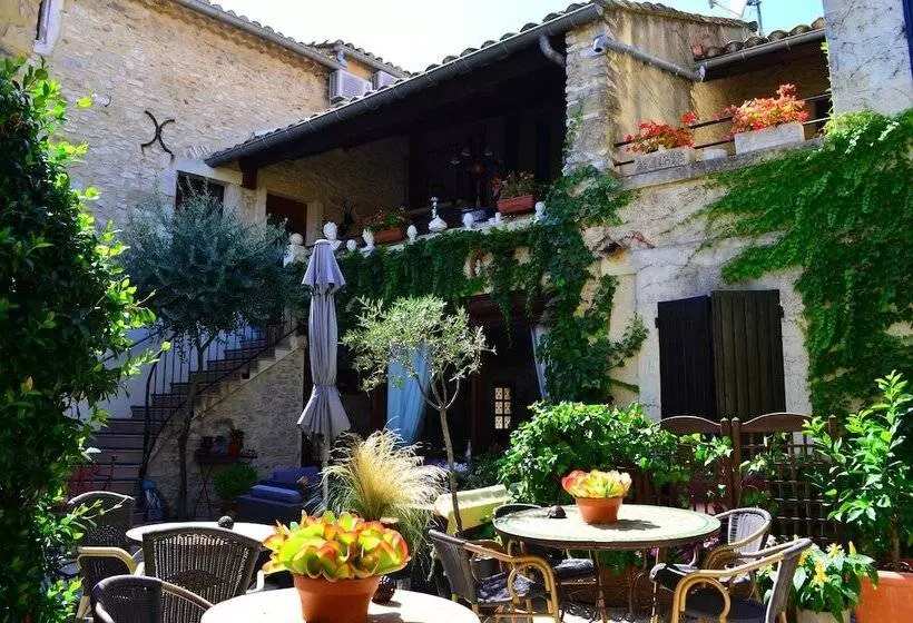 ホテル Le Saint Laurent