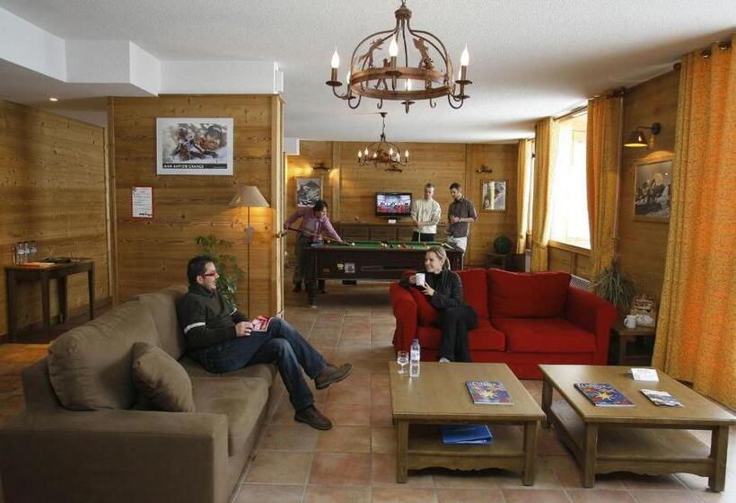 هتل Residence Odalys Le Hameau Et Les Chalets De La Vallee D Or