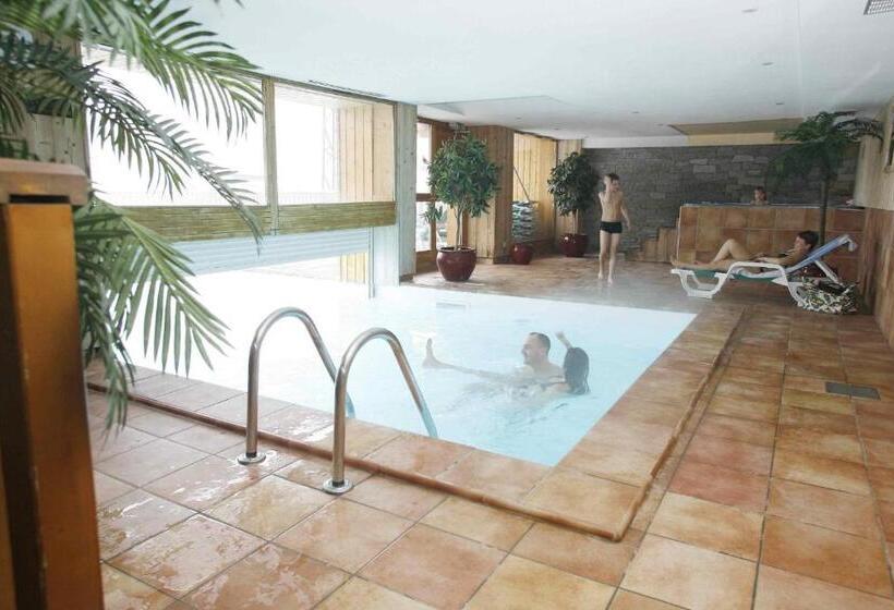 هتل Residence Odalys Le Hameau Et Les Chalets De La Vallee D Or