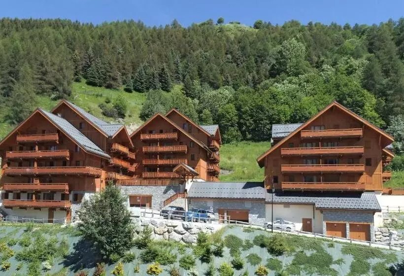 Отель Residence Odalys Le Hameau Et Les Chalets De La Vallee D Or