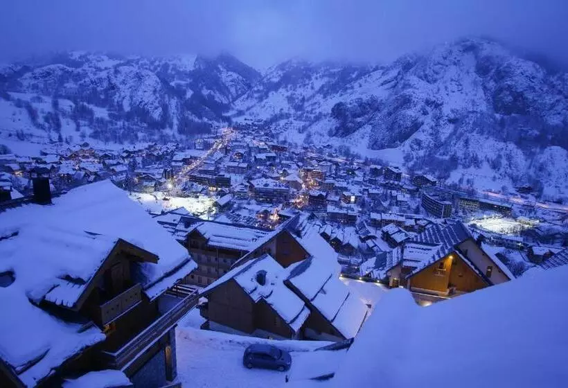 Отель Residence Odalys Le Hameau Et Les Chalets De La Vallee D Or