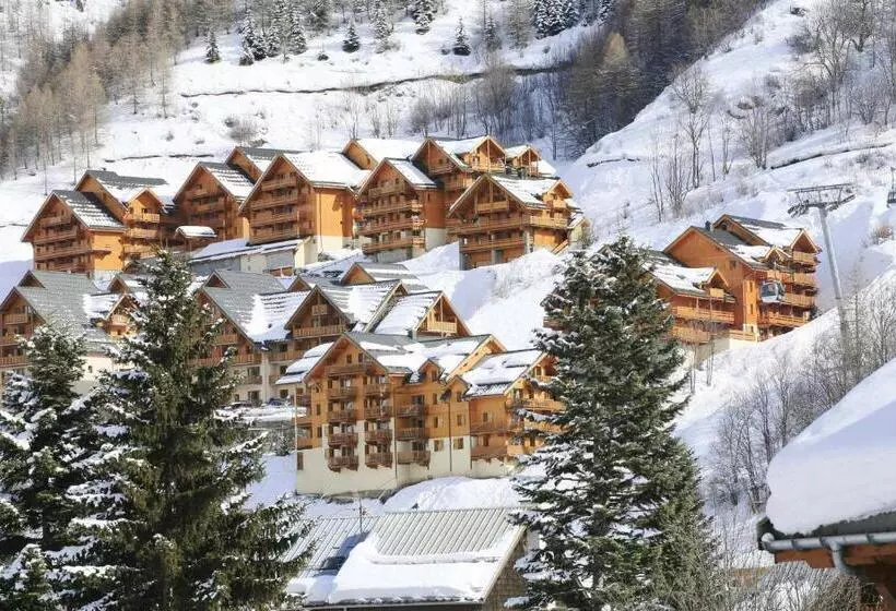 Отель Residence Odalys Le Hameau Et Les Chalets De La Vallee D Or