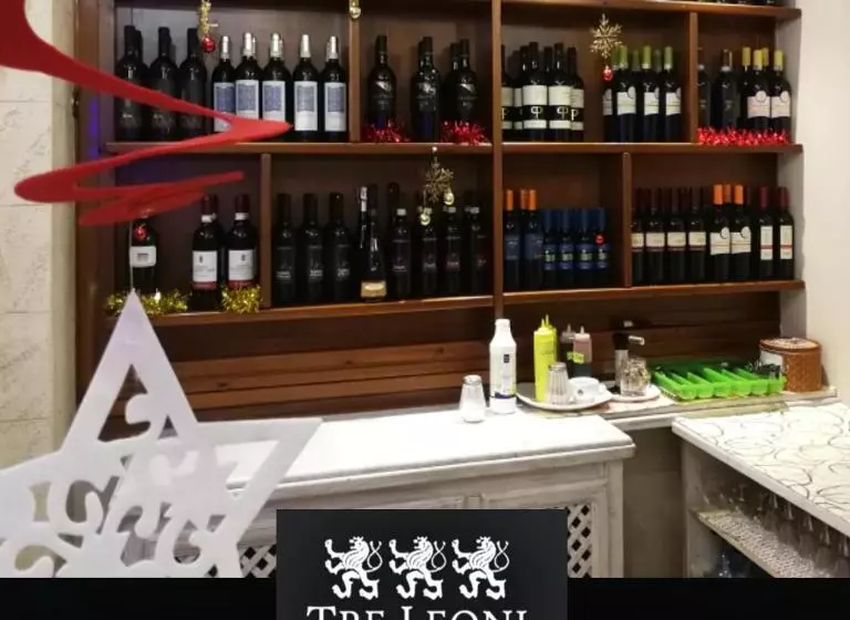 בית מלון כפרי Ristorante Tre Leoni