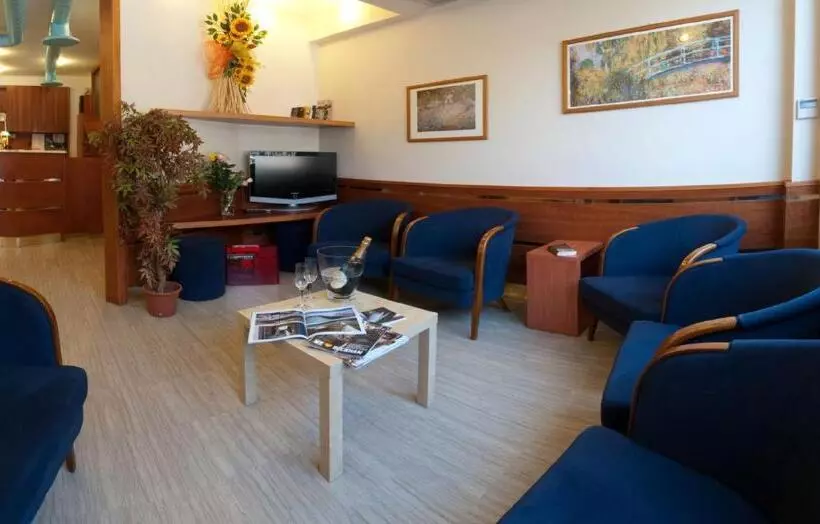 בית מלון כפרי Ristorante Tre Leoni