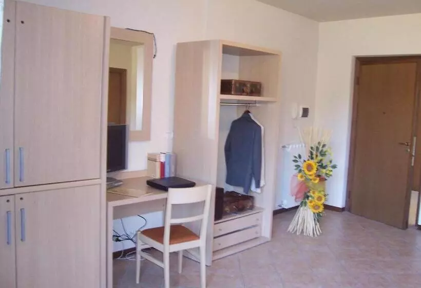 בית מלון כפרי Ristorante Tre Leoni