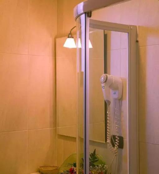 בית מלון כפרי Ristorante Tre Leoni