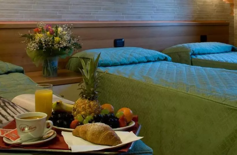 בית מלון כפרי Ristorante Tre Leoni