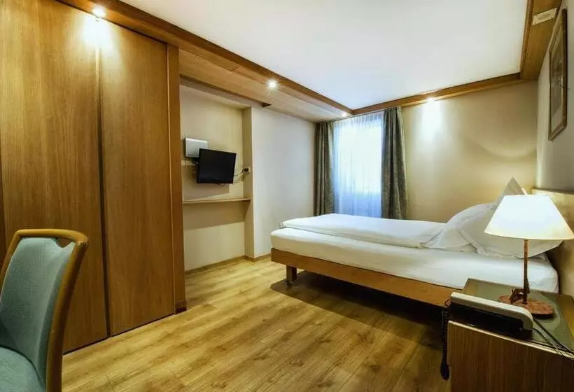 ホテル Sertorelli Sport