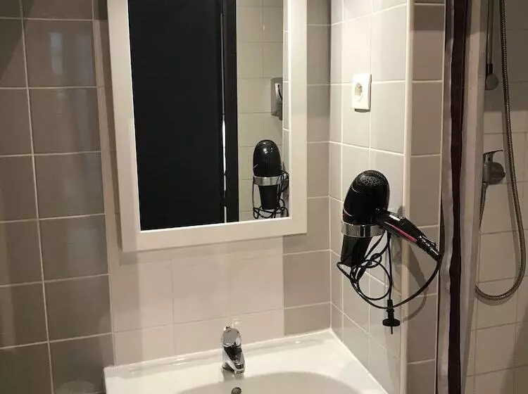 בית מלון כפרי Street Art