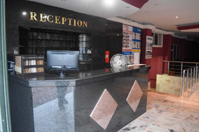 פנסיון Ares City