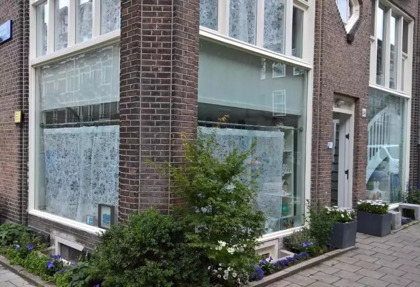 A Bed & Breakfast Flynt