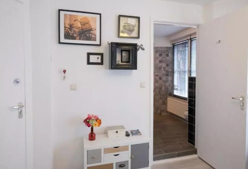 A Bed & Breakfast Flynt