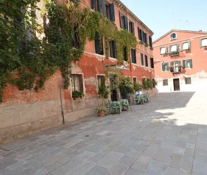 هتل Albergo Marin