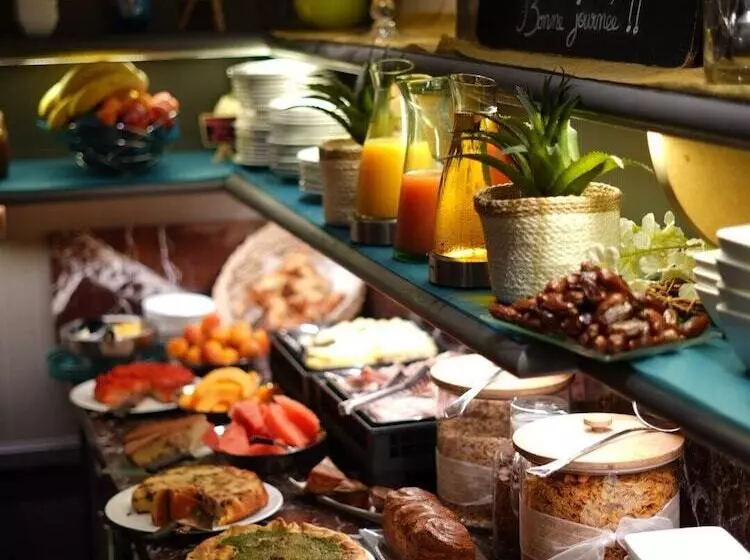 Отель Alexandra