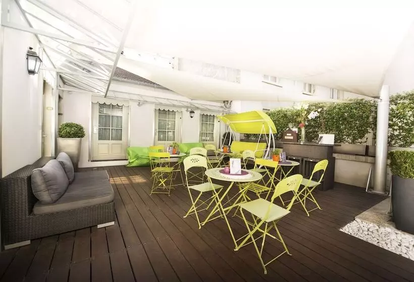 Отель Alexandra