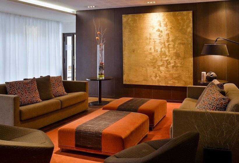 בית מלון כפרי Adagio Grenoble Centre