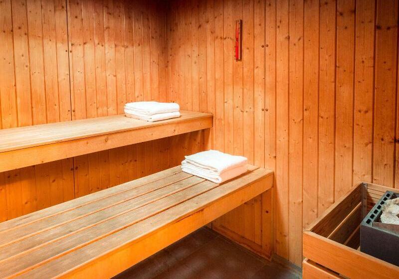 בית מלון כפרי Adagio Grenoble Centre