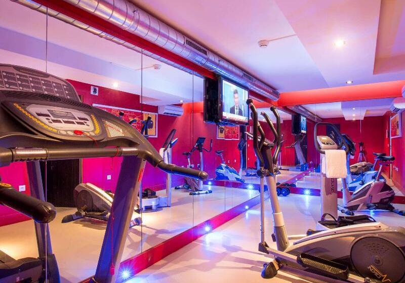 בית מלון כפרי Adagio Grenoble Centre