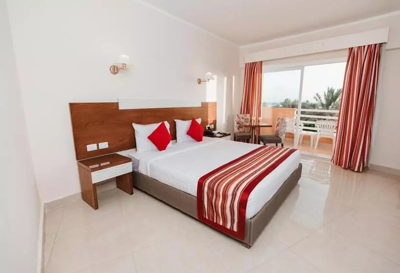 هتل Golden Beach Resort