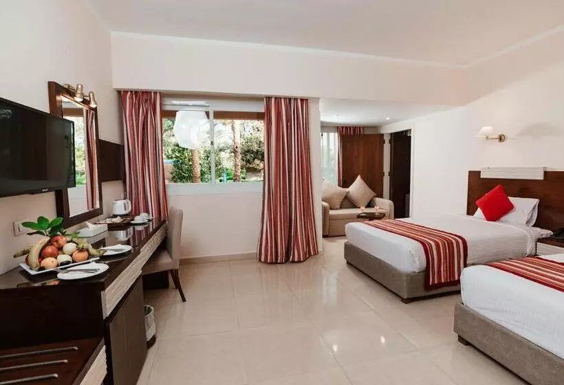 هتل Golden Beach Resort