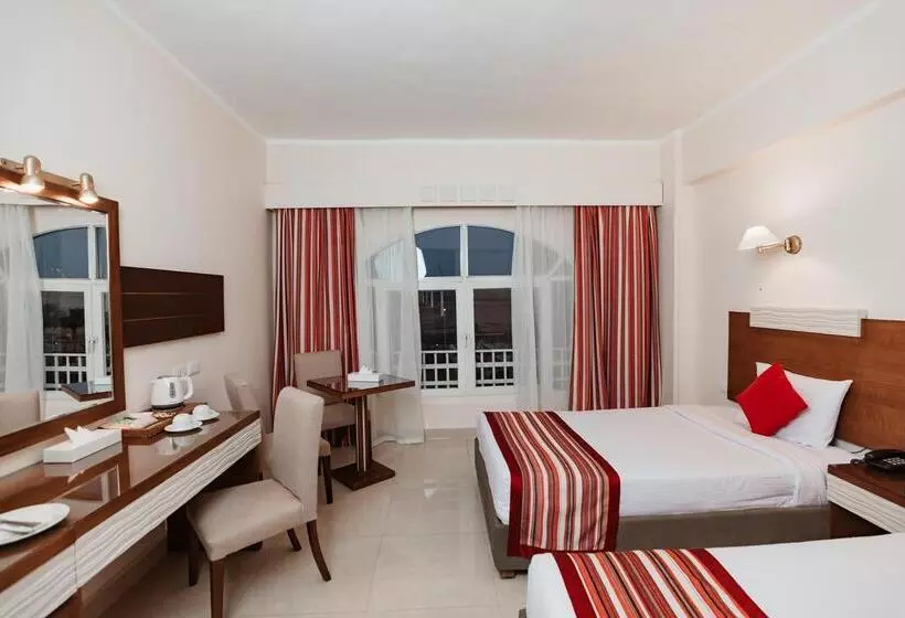 هتل Golden Beach Resort