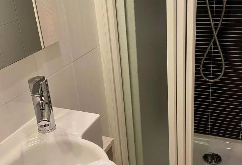 Отель Kyriad Quimper Sud