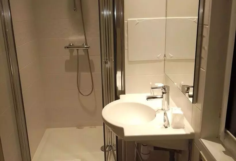 Отель Kyriad Quimper Sud