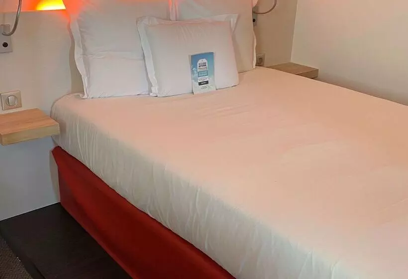 Отель Kyriad Quimper Sud