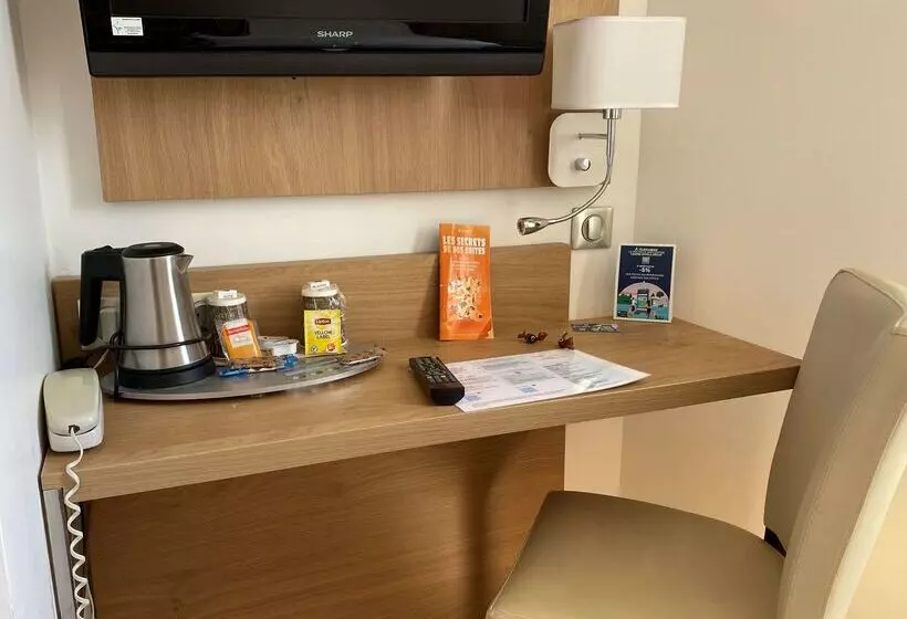 Отель Kyriad Quimper Sud