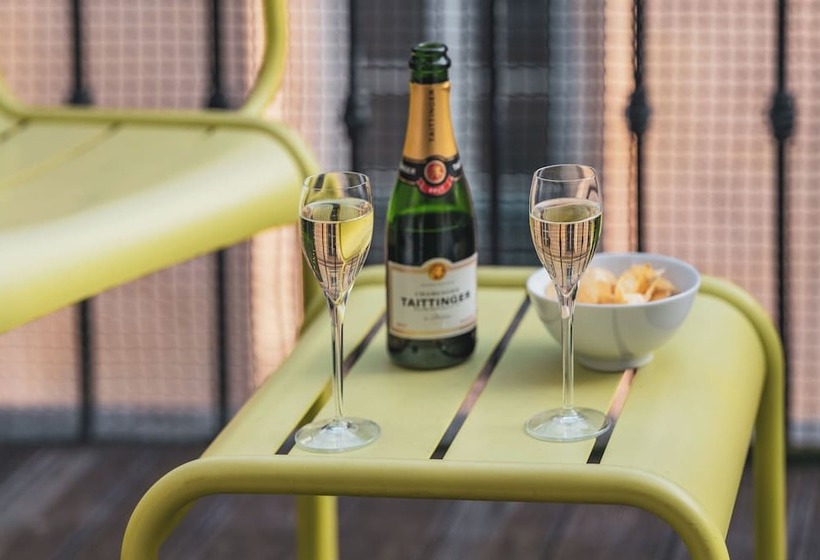 هتل Le Petit Paris