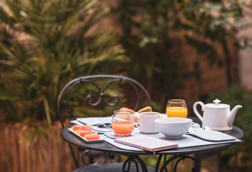 هتل Le Petit Paris