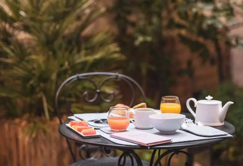 Hotel Le Petit Paris