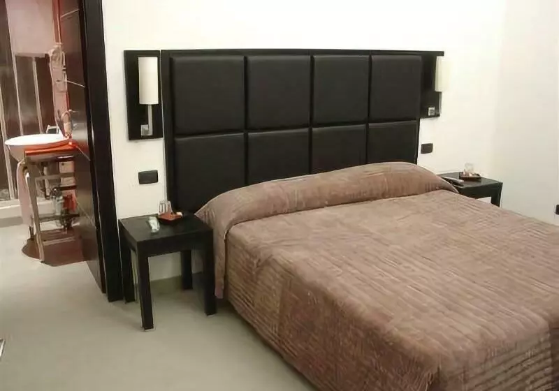 Отель Navona Apartments