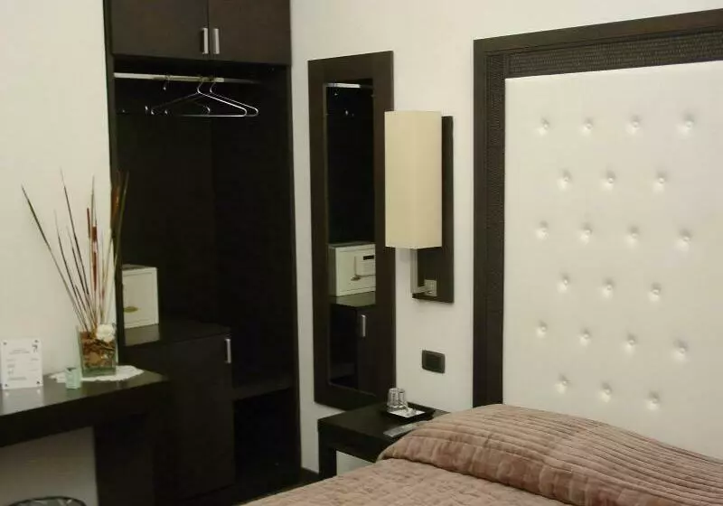 Отель Navona Apartments