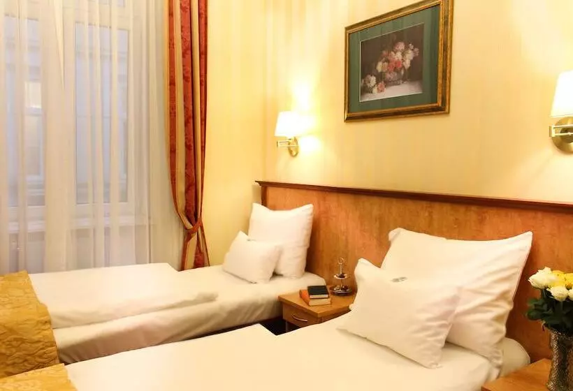 호텔 Pension Opera Suites I Self Check In