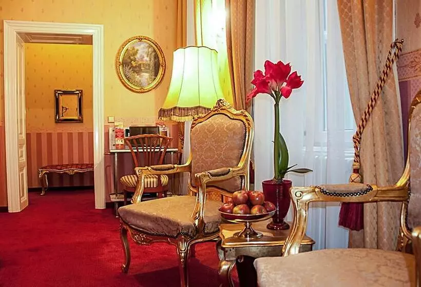 호텔 Pension Opera Suites I Self Check In