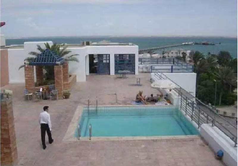 فندق Sahara Regency