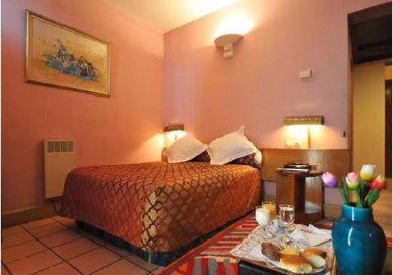 Отель Sahara Regency