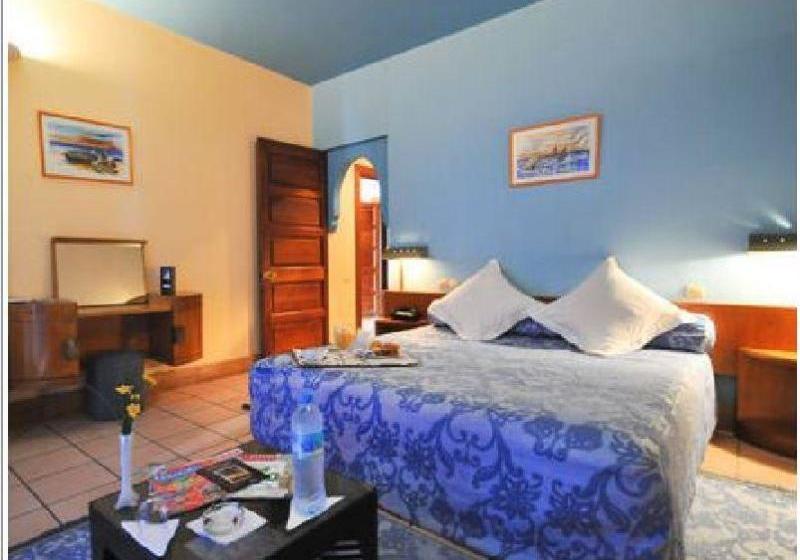 Отель Sahara Regency