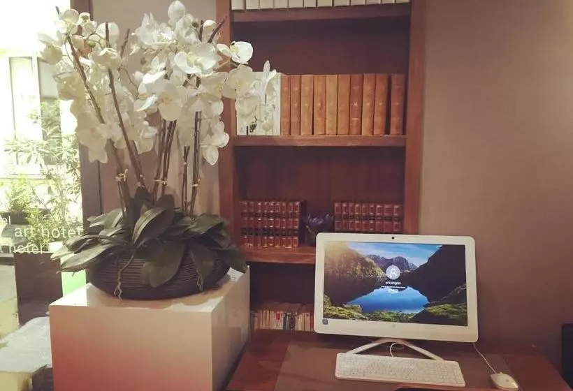 هتل Art Hôtel Congrès